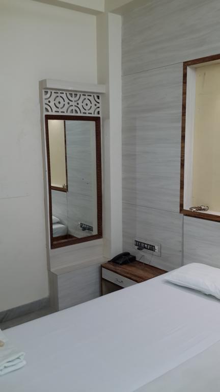 Hotel Rupasi Bangla Kolkata Room photo