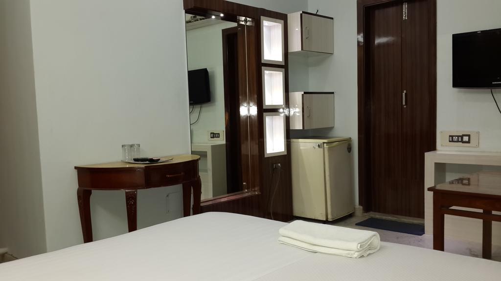 Hotel Rupasi Bangla Kolkata Room photo