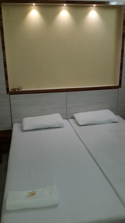 Hotel Rupasi Bangla Kolkata Room photo